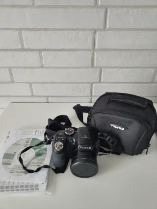 Fujifilm FinePix S2500HD + funda