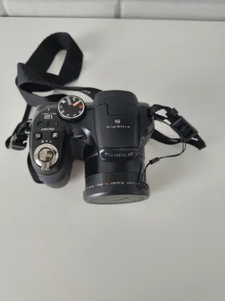 Fujifilm FinePix S2500HD + funda