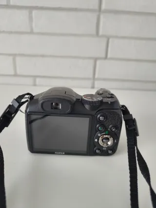 Fujifilm FinePix S2500HD + funda