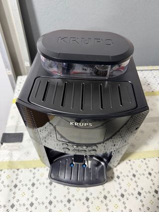 Cafetera KRUPS Superautomática Negra