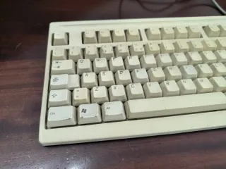 Tastiera PC vintage beige