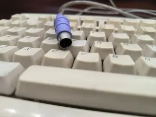 Tastiera PC vintage beige