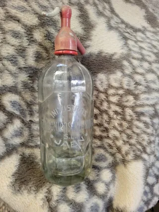 Sifón antiguo de cristal de Jaén.