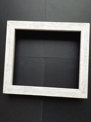 Marco de madera blanco envejecido