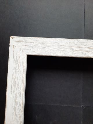 Marco de madera blanco envejecido