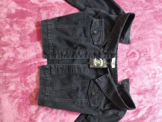 Chaqueta vaquera hombros abiertos