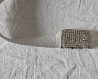 Cintura bianca con strass