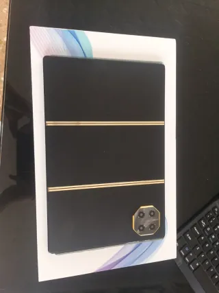 Tablet Nueva con Teclado Negro