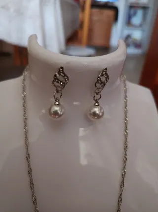 Colgante con perla y pendientes