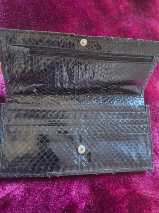 Cartera Piel Serpiente Negra y Plateada