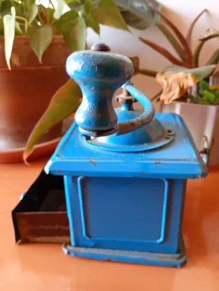 Molinillo de café antiguo azul ELMA