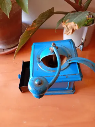 Molinillo de café antiguo azul ELMA