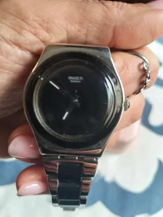 Reloj Swatch Acero y Nácar Negro/Plata