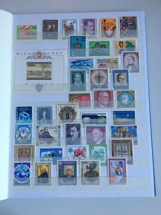 Clasificador con sellos nuevos de Austria.