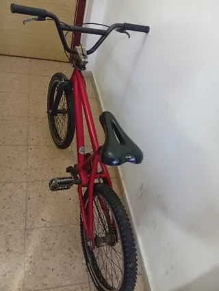 Bicicleta BMX Roja