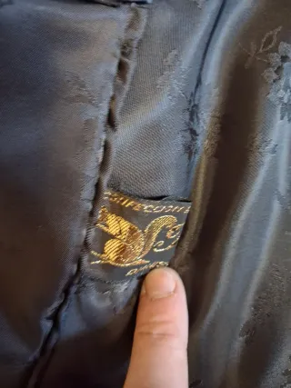 Gran abrigo de piel marrón.