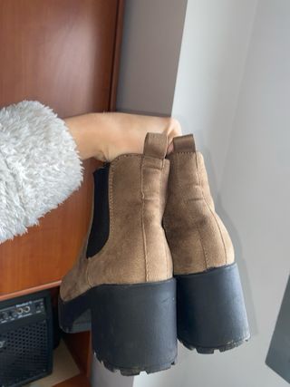 Botines plataforma ante marrones