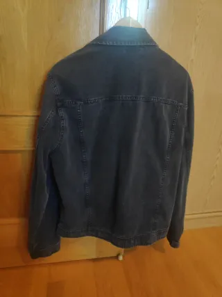 Chaqueta vaquera Pull&Bear negra Talla M