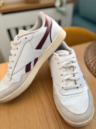 Zapatillas Reebok Blancas y Rojas