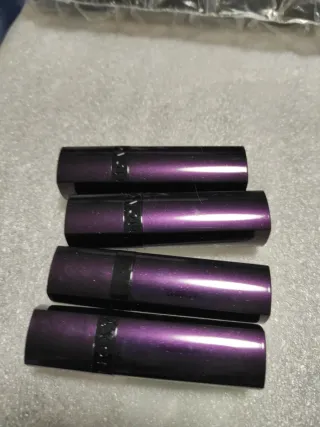 4 Pintalabios Avon,oferta 7 euro 1) 2 por 12)