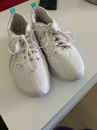 Zapatillas Nike Blancas y Rosas