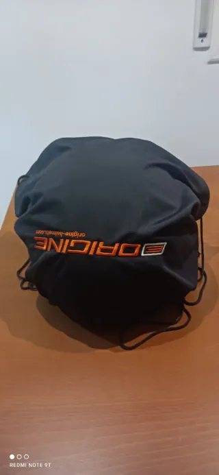 MOTO. Casco de moto estilo retro.