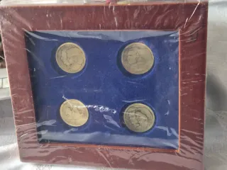 Colección 4 Monedas Antiguas Marco Madera
