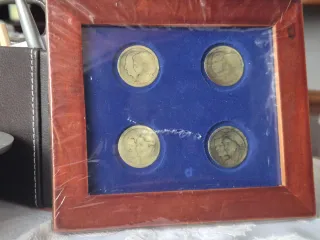 Colección 4 Monedas Antiguas Marco Madera