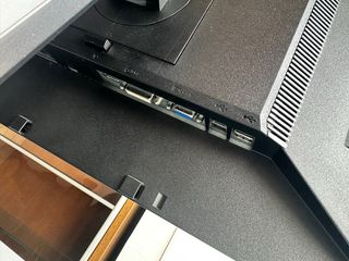 Pantalla Dell 22 Negra/Plateada