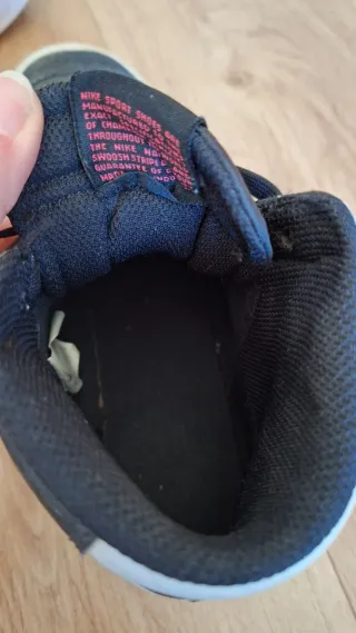 Zapatillas Nike Negras y Blancas