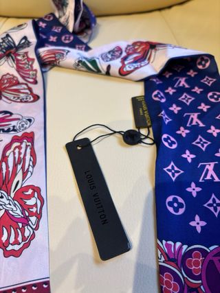 Pañuelo Louis Vuitton Mariposa y Monogram