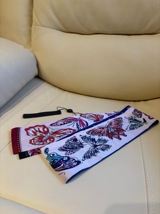 Pañuelo Louis Vuitton Mariposa y Monogram