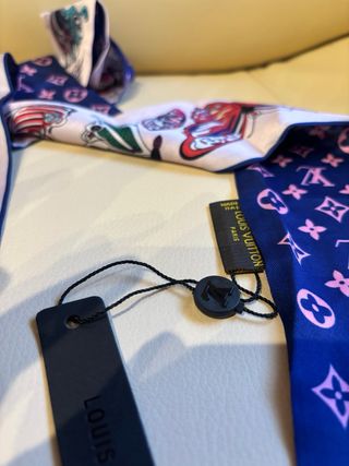 Pañuelo Louis Vuitton Mariposa y Monogram