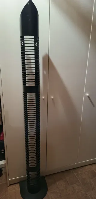 Colonna porta CD in ferro nero