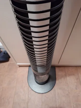 Colonna porta CD in ferro nero