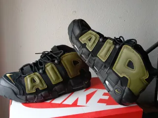 Nike Air More Uptempo 96 negras y verde militar