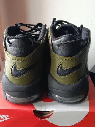 Nike Air More Uptempo 96 negras y verde militar