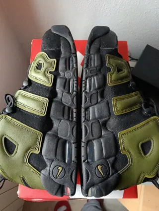 Nike Air More Uptempo 96 negras y verde militar