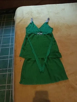 Conjunto verde Mono negro