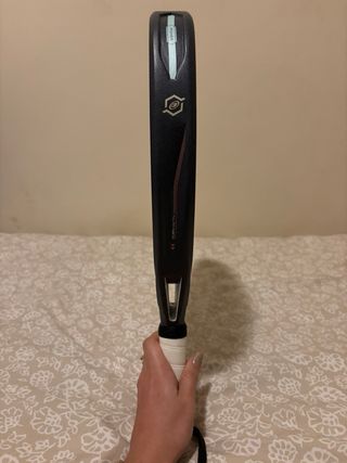 Pack Pala Bullpadel Vertex 04 W + Paletero