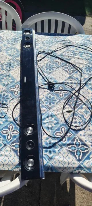 Barra de Sonido Samsung Negra y Plateada
