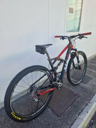 Bicicleta de Montaña Carbono Doble