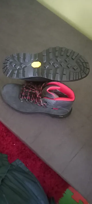 Botas de montaña Chiruca Negras