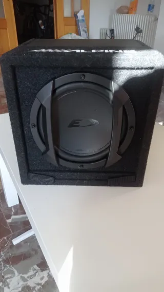 Subwoofer Alpine para coche