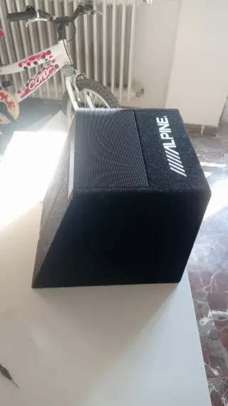 Subwoofer Alpine para coche