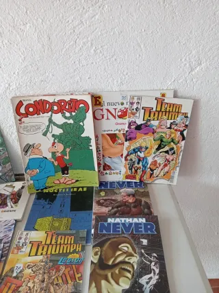 52 cómic de varios géneros .