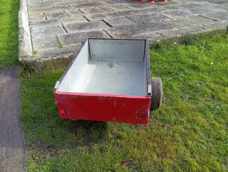 Carretilla motorizada y remolque quad