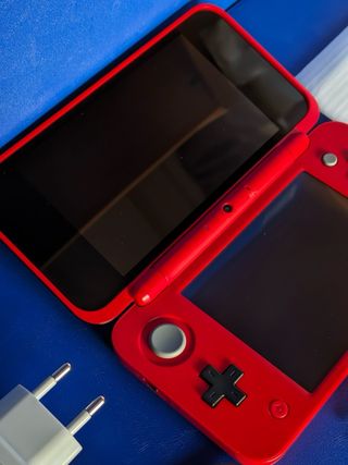 Nintendo 2DS XL Edición Pokeball