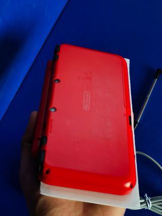 Nintendo 2DS XL Edición Pokeball