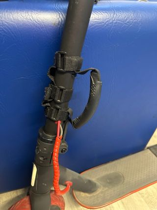 Patinete Eléctrico Negro y Rojo